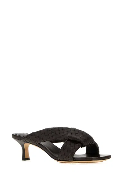 Bottega Veneta Riva Micro Woven Nappa Leather Kitten-heel Sandals In Burgundy