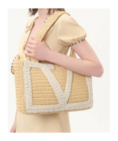 Valentino Garavani Viva Superstar Medium Shopping Bag In Raffia In Brown