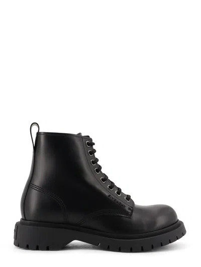 Givenchy Chunky Sole Leather Ankle Boots With Pull Tab In Black