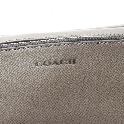 Pre-owned Coach Gray Leather Clutch Bag ()