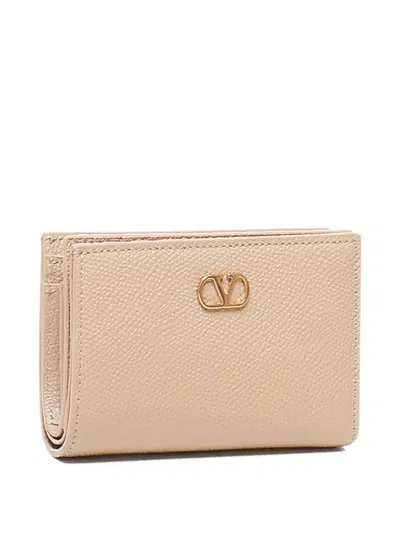 Valentino Logo-plaque Leather Wallet In Neutral