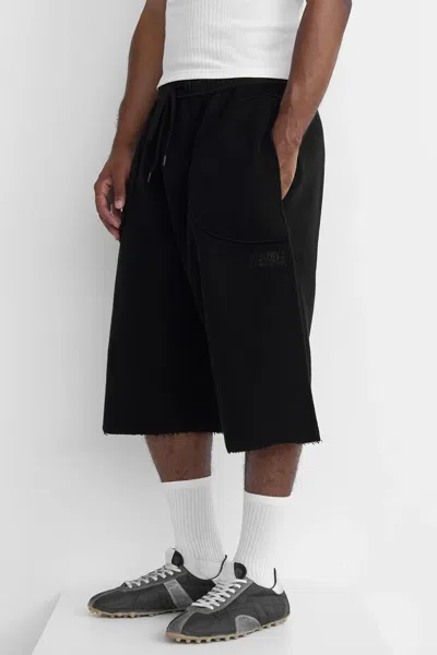 Mm6 Maison Margiela Knee-length Shorts Featuring Elastic Waistband In Black