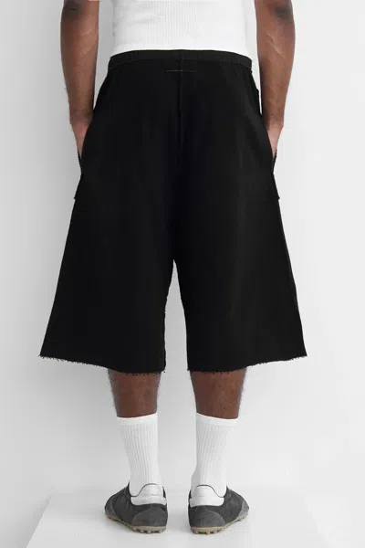 Mm6 Maison Margiela Knee-length Shorts Featuring Elastic Waistband In Black