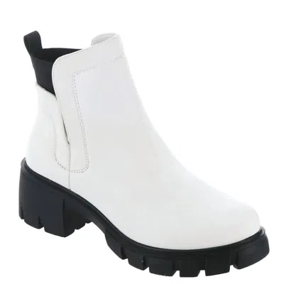 Very G Women's Dana Bootie With Chunky Heel In White In White