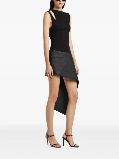 不对称领口罗纹上衣