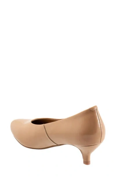 Trotters Kimber Kitten Heel Pump In Brown