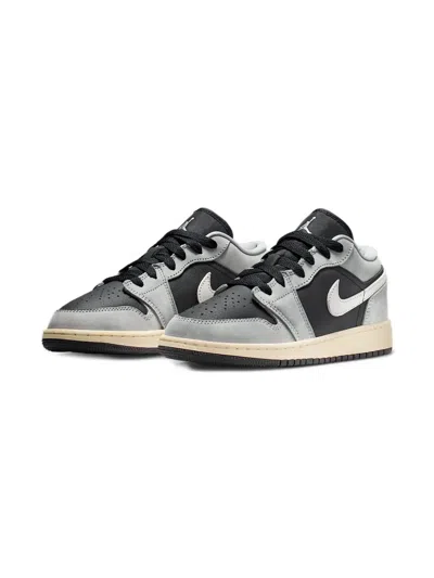 Nike Low-top Swoosh-logo Low-top Sneakers In Gray