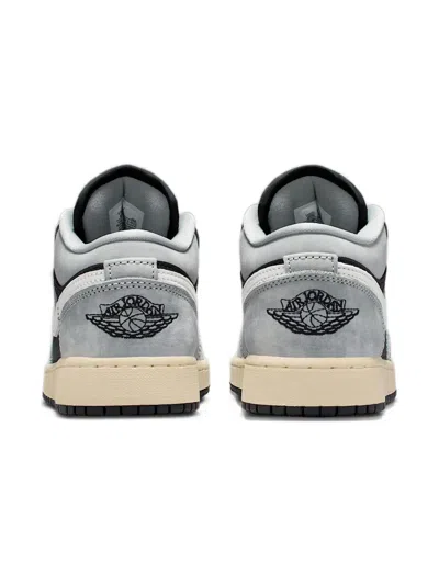 Nike Low-top Swoosh-logo Low-top Sneakers In Gray
