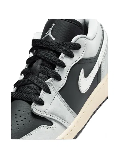 Nike Low-top Swoosh-logo Low-top Sneakers In Gray