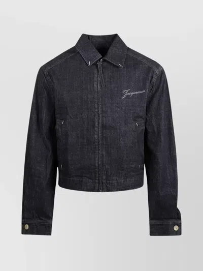 Jacquemus Dark Indigo Denim Jacket With Front Zipper And Logo In Blue