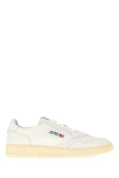 Autry 'medalist' White Low Top Sneakers With Logo Detail In Leather Man In White