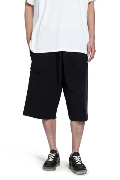 Mm6 Maison Margiela Knee-length Shorts Featuring Elastic Waistband In Black