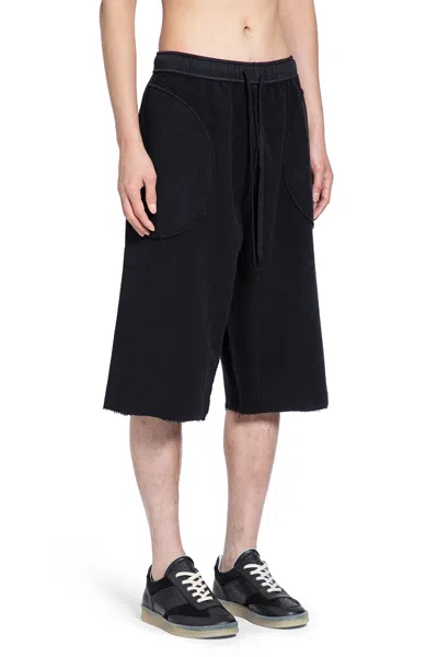 Mm6 Maison Margiela Knee-length Shorts Featuring Elastic Waistband In Black