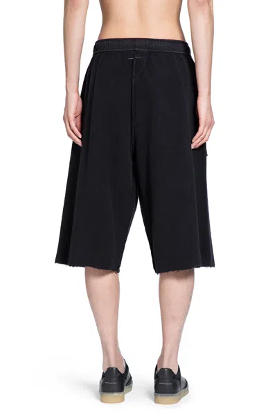 Mm6 Maison Margiela Knee-length Shorts Featuring Elastic Waistband In Black