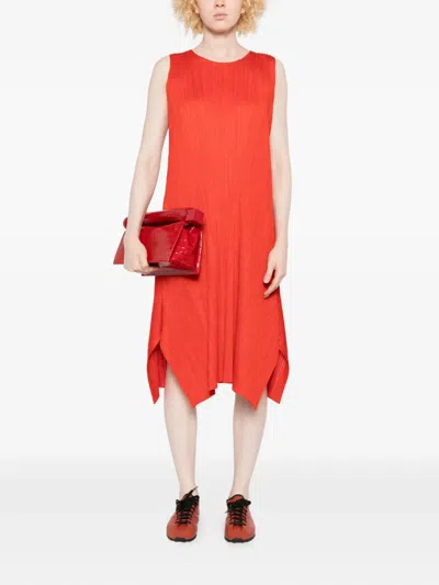 Issey Miyake Womens Bright Red Sleeveless Pleated Knitted Midi Dress In Orange