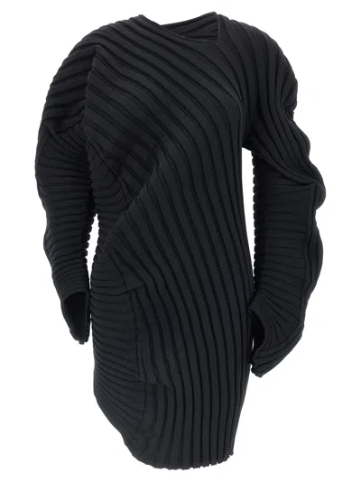 Issey Miyake Women Knit As If Top In Black