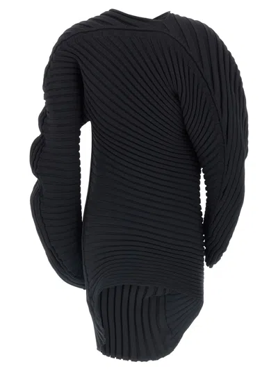 Issey Miyake Women Knit As If Top In Black