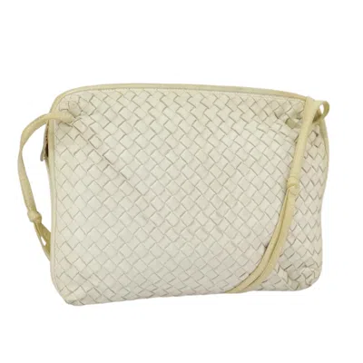 Pre-owned Bottega Veneta Intrecciato White Leather Shoulder Bag ()