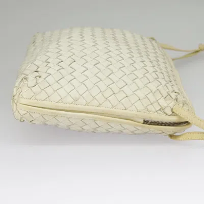 Pre-owned Bottega Veneta Intrecciato White Leather Shoulder Bag ()