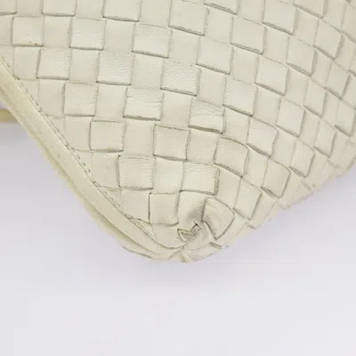Pre-owned Bottega Veneta Intrecciato White Leather Shoulder Bag ()
