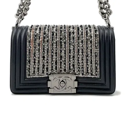 Pre-owned Chanel Leather Shoulder Bag () In Black