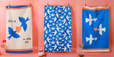 Tiramisu Love Is In The Air Bird Towel Set In Multi