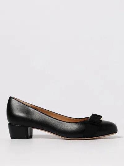 Ferragamo Signature Bow Pumps With Low Block Heel In Black
