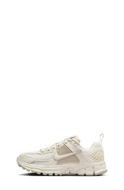 Nike Zoom Vomero 5 Sneaker In Neutral