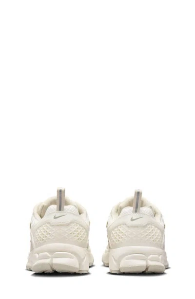 Nike Zoom Vomero 5 Sneaker In Neutral