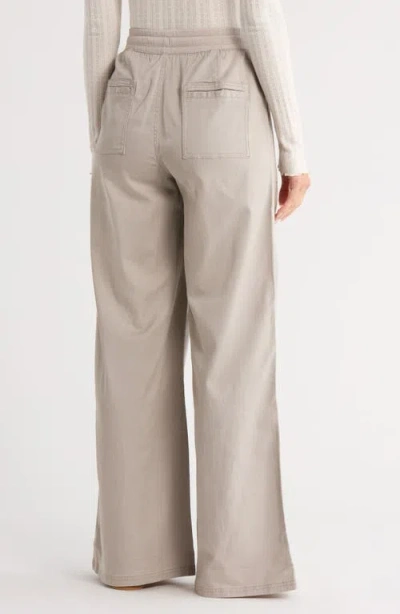 Splendid Twill Wide Leg Pants In Neutral