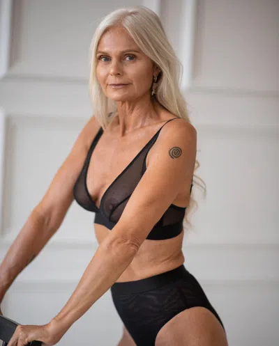 Understatement Mesh Plunge Bralette Black In Black