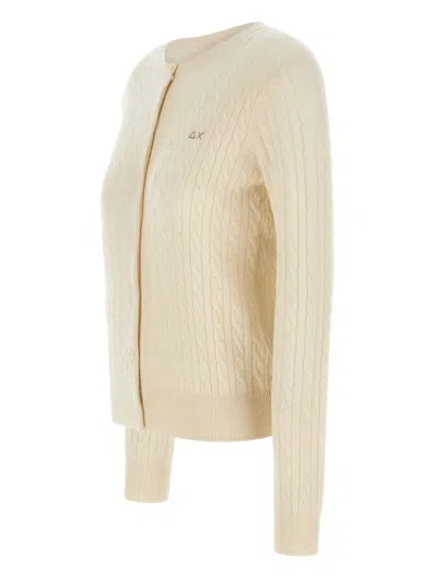 粗绞花针织开衫