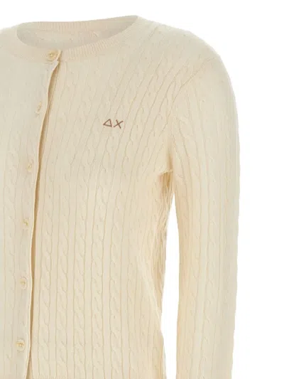 粗绞花针织开衫