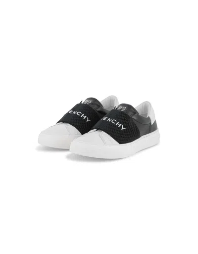 Givenchy Sneakers With Logo In White