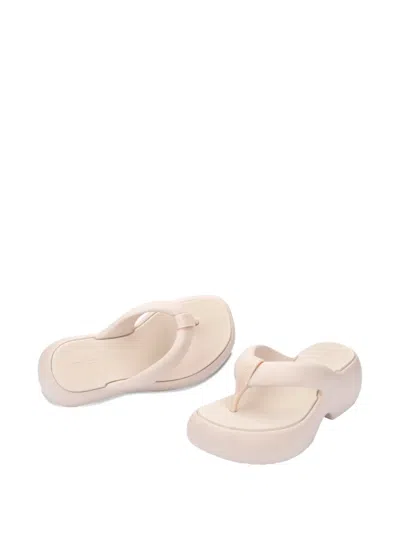 FREE FUZZY 厚底人字拖