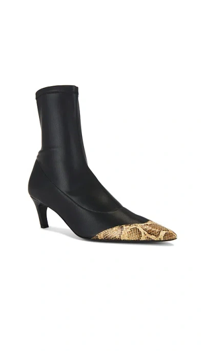 Gia Borghini Frances Boots In Black