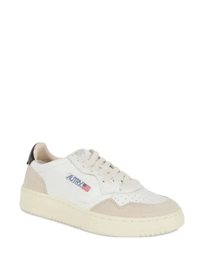 Autry Medalist Low Sneakers In White Leather And Suede With Custom Lettering In Neutral