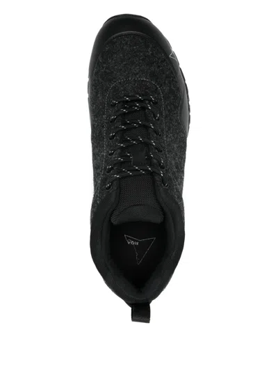 Roa Sneaker Pull Tab Rubber Sole Design In Black