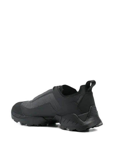 纹理低帮运动鞋