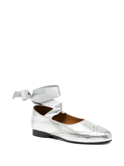 翼尖细节芭蕾平底鞋