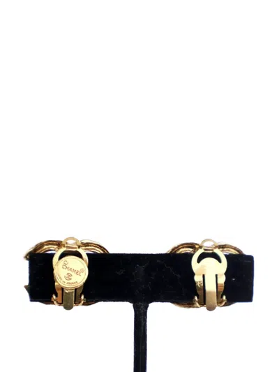 Pre-owned Chanel 1970-1980 Cc Gold Plated Clip On Earrings Costume Earrings