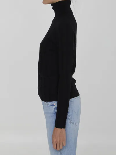 Allude Roll-neck Sweater In Black