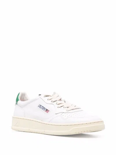 Autry Medalist Low White Sneakers With Contrasting Heel Tab In Leather Man In White