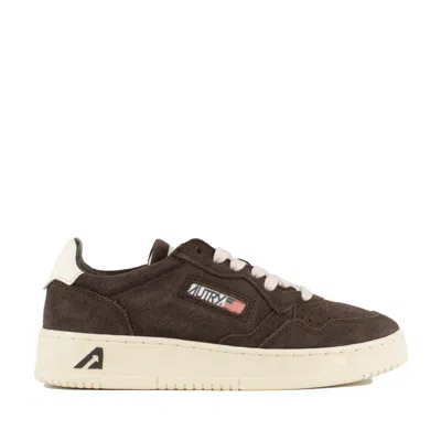 Autry Medalist Low Sneakers In Mocha Suede And Off White In Brown