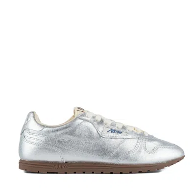Autry Windspin Low Sneakers In Platinum Leather In Silver