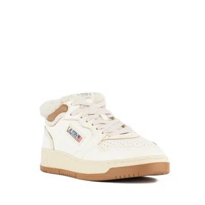 Autry Sneakers Med-way In Leather Color Marshmallow And Brown In Neutral