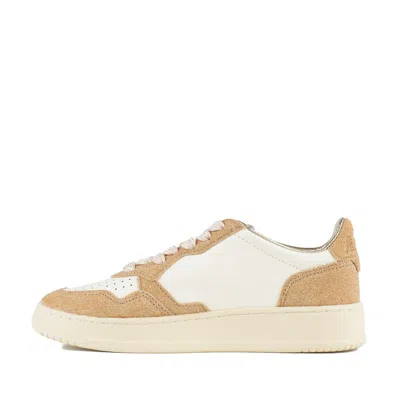 Autry Sneakers Medalist Low In Avory And Gold Leather Glittered In Neutral