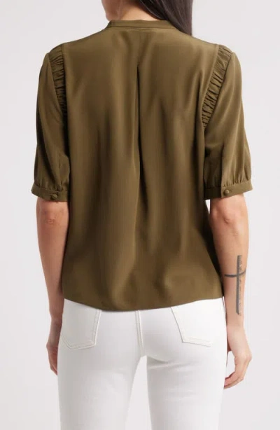 Frame The Silk Gathered Short Sleeve Button-up Shirt In Green
