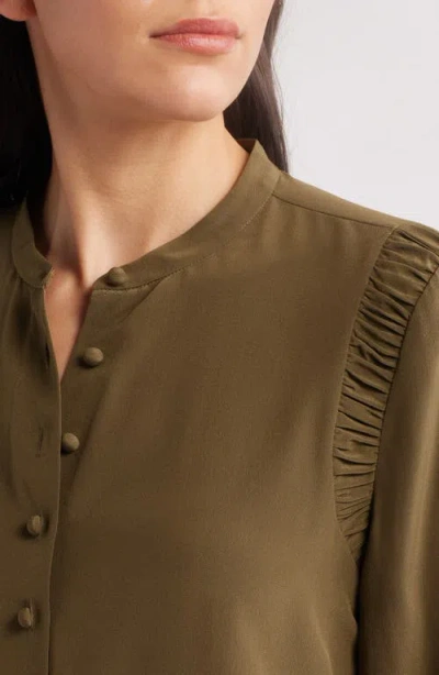 Frame The Silk Gathered Short Sleeve Button-up Shirt In Green