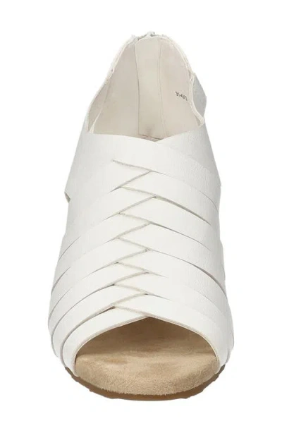 Easy Street Womens Vanni Heeled Sandals In White